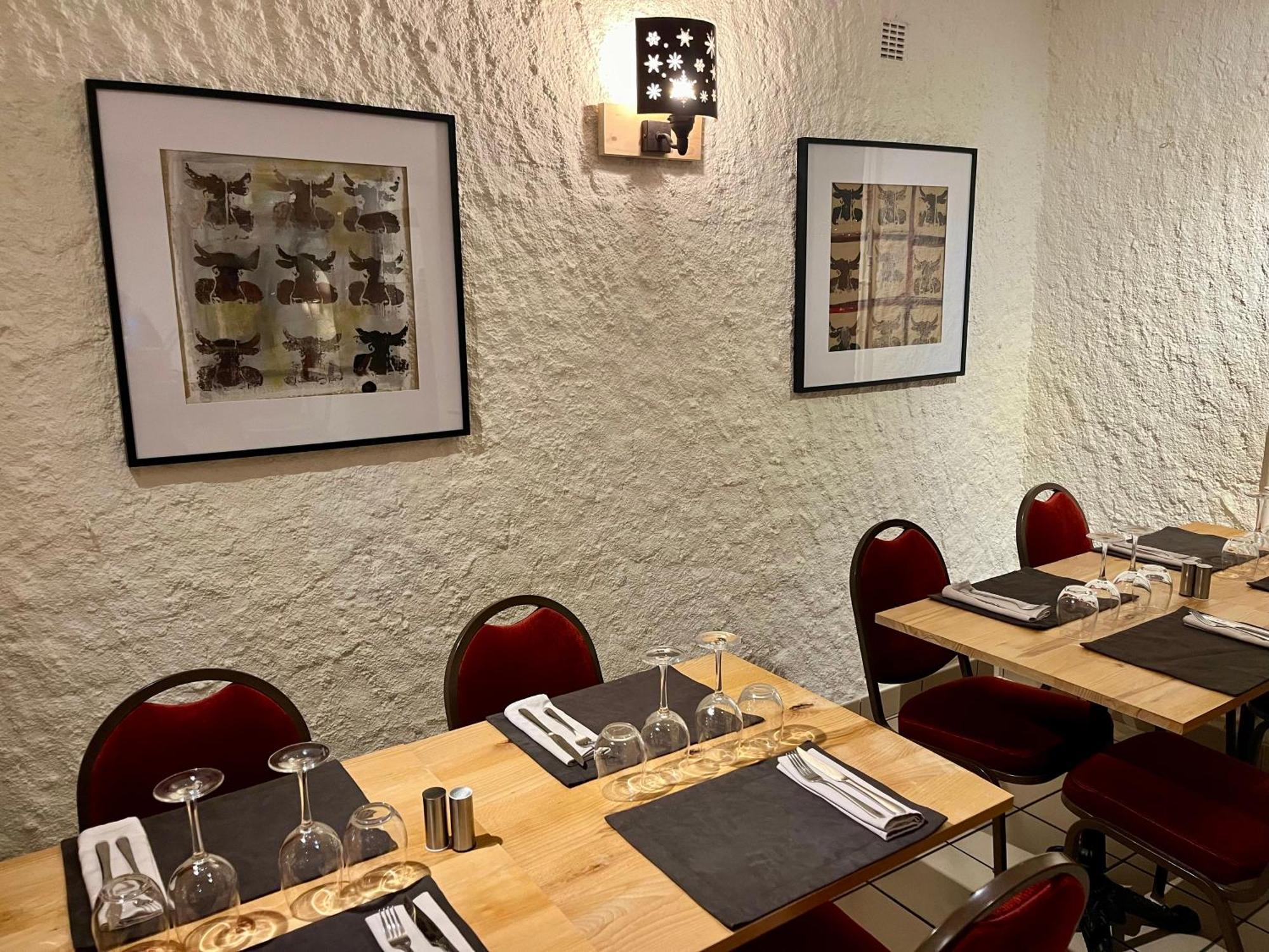 Hotel Restaurant Le Clos 베세-에-생타나스타시 외부 사진