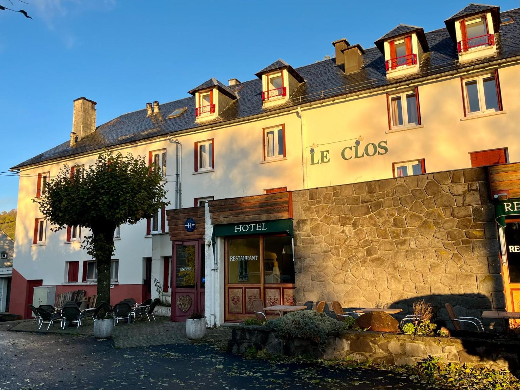 Hotel Restaurant Le Clos 베세-에-생타나스타시 외부 사진