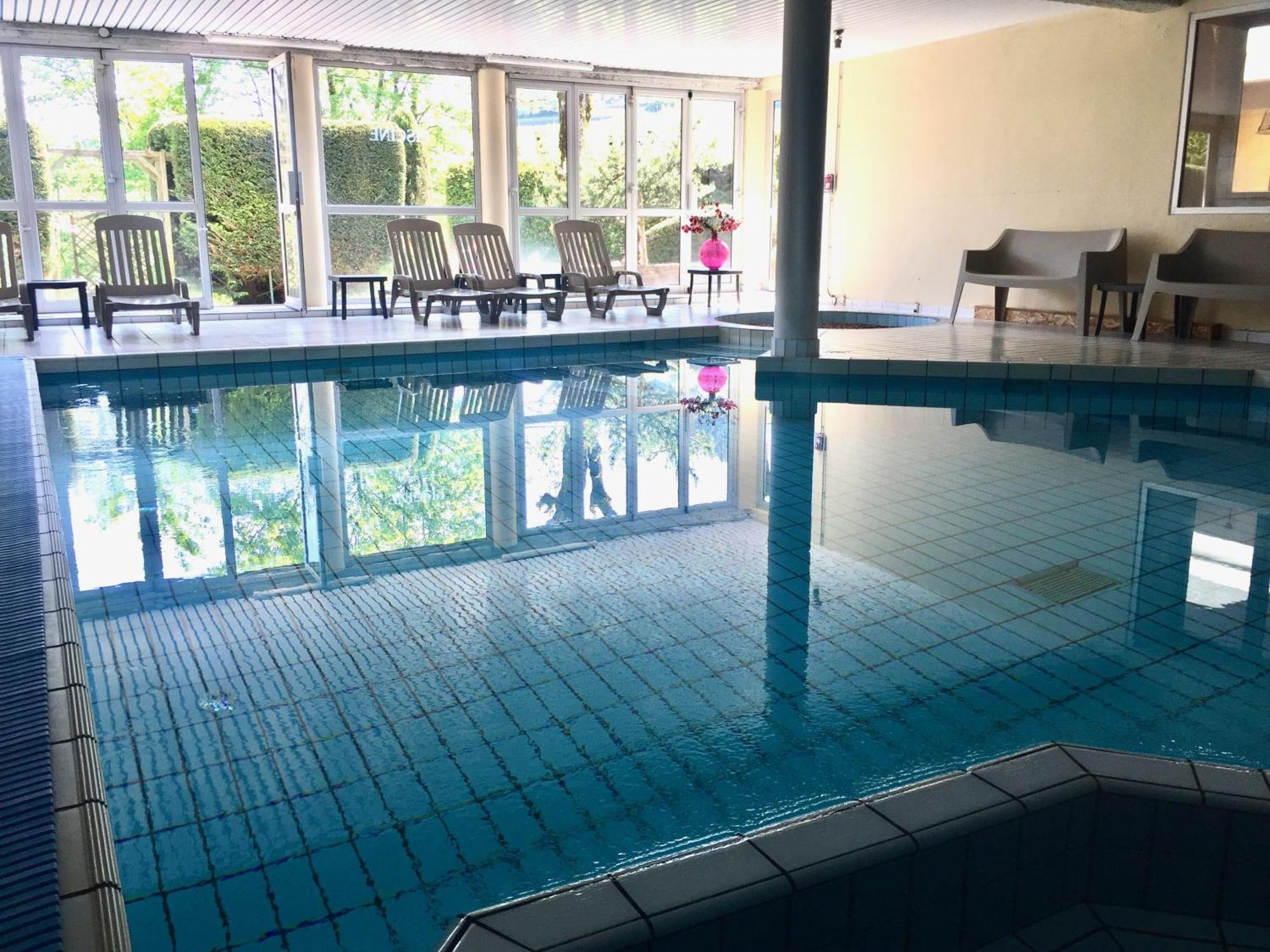 Hotel Restaurant Le Clos 베세-에-생타나스타시 외부 사진