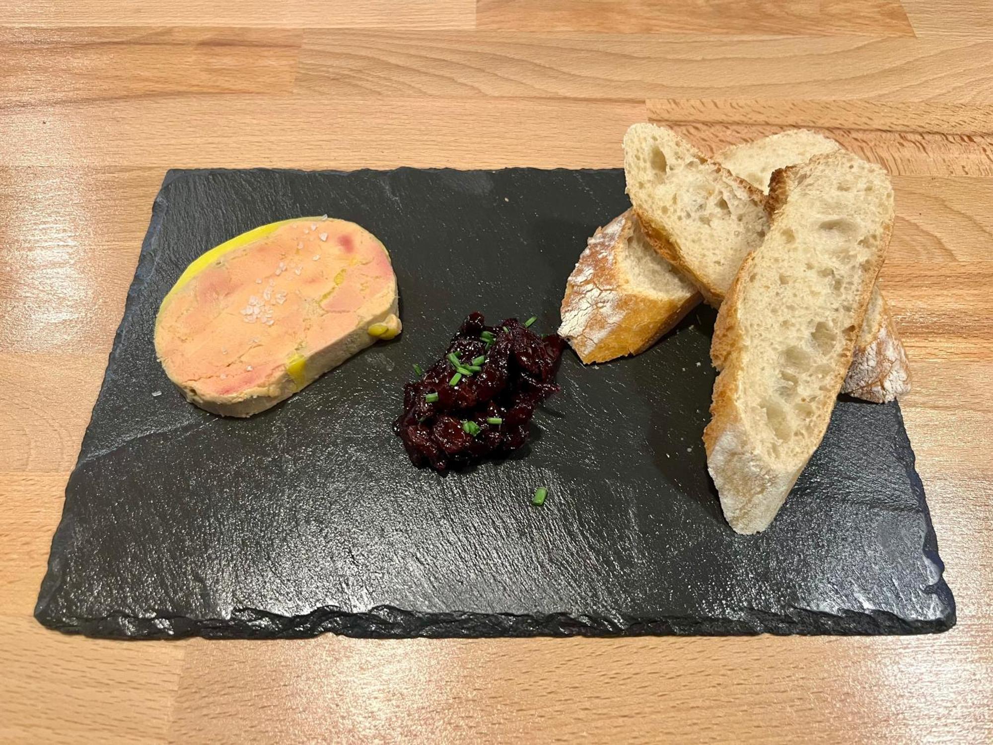 Hotel Restaurant Le Clos 베세-에-생타나스타시 외부 사진